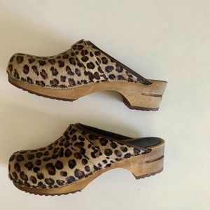 Sanita brand Leopard Danish Clogs